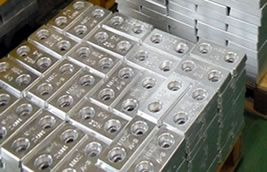 Corrosion-resistant aluminum plate/zinc plate